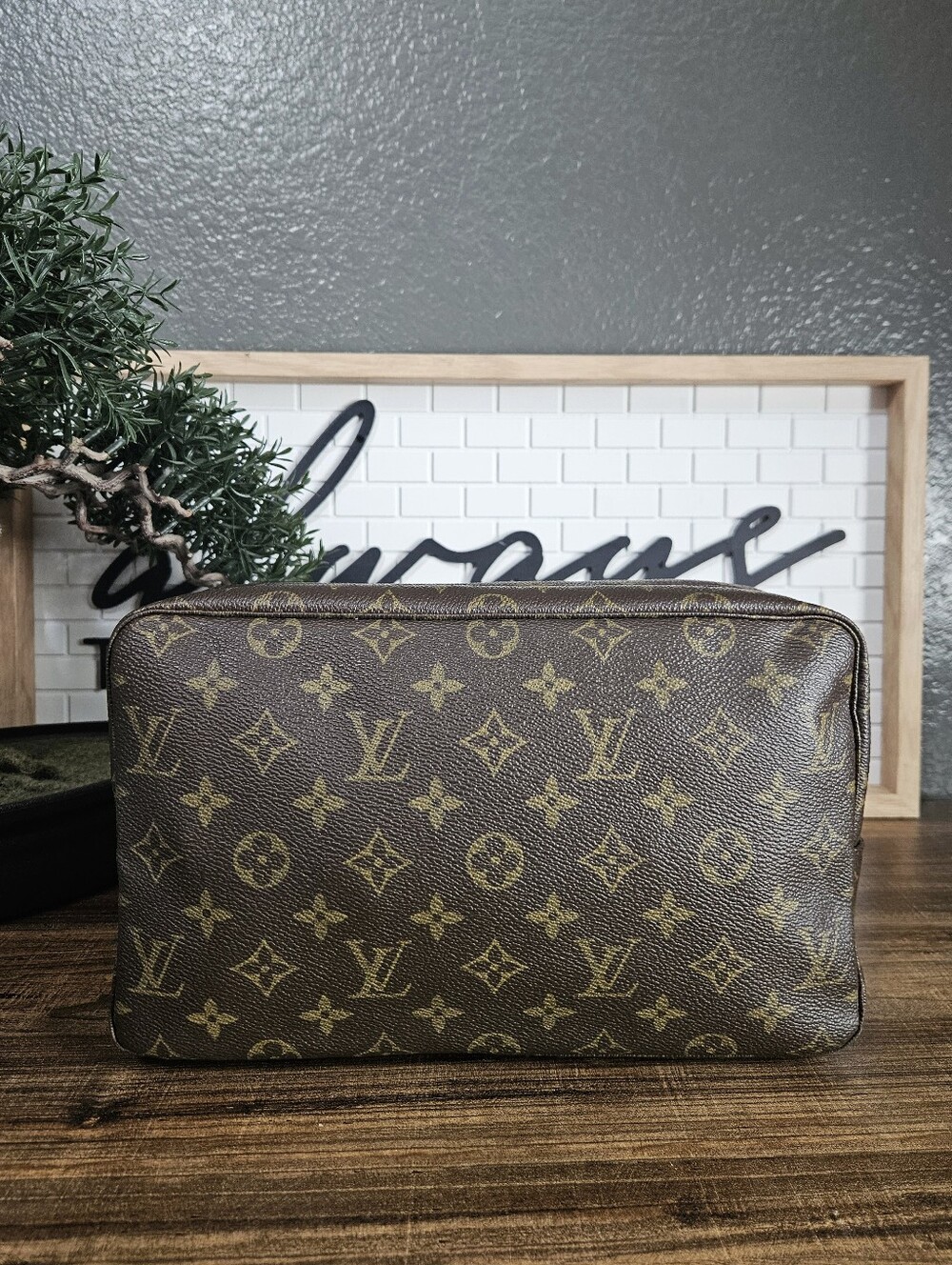 Authentic Louis Vuitton Vintage Trousse 28" Canvas Monogram Cosmetic Pouch - Picture 2 of 15